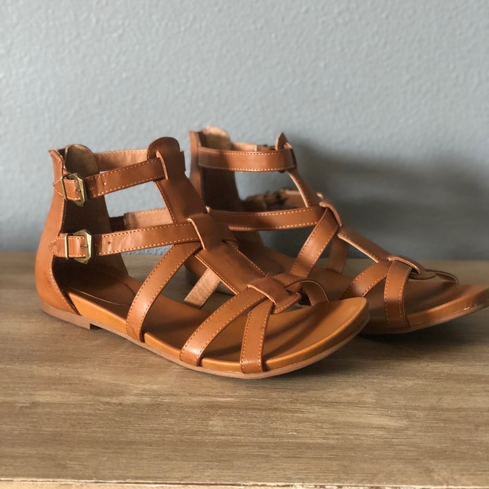 NWOT Size 9 cognac gladiator sandals